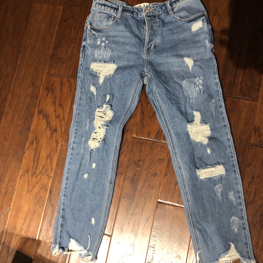 Distressed boyfriend jeans